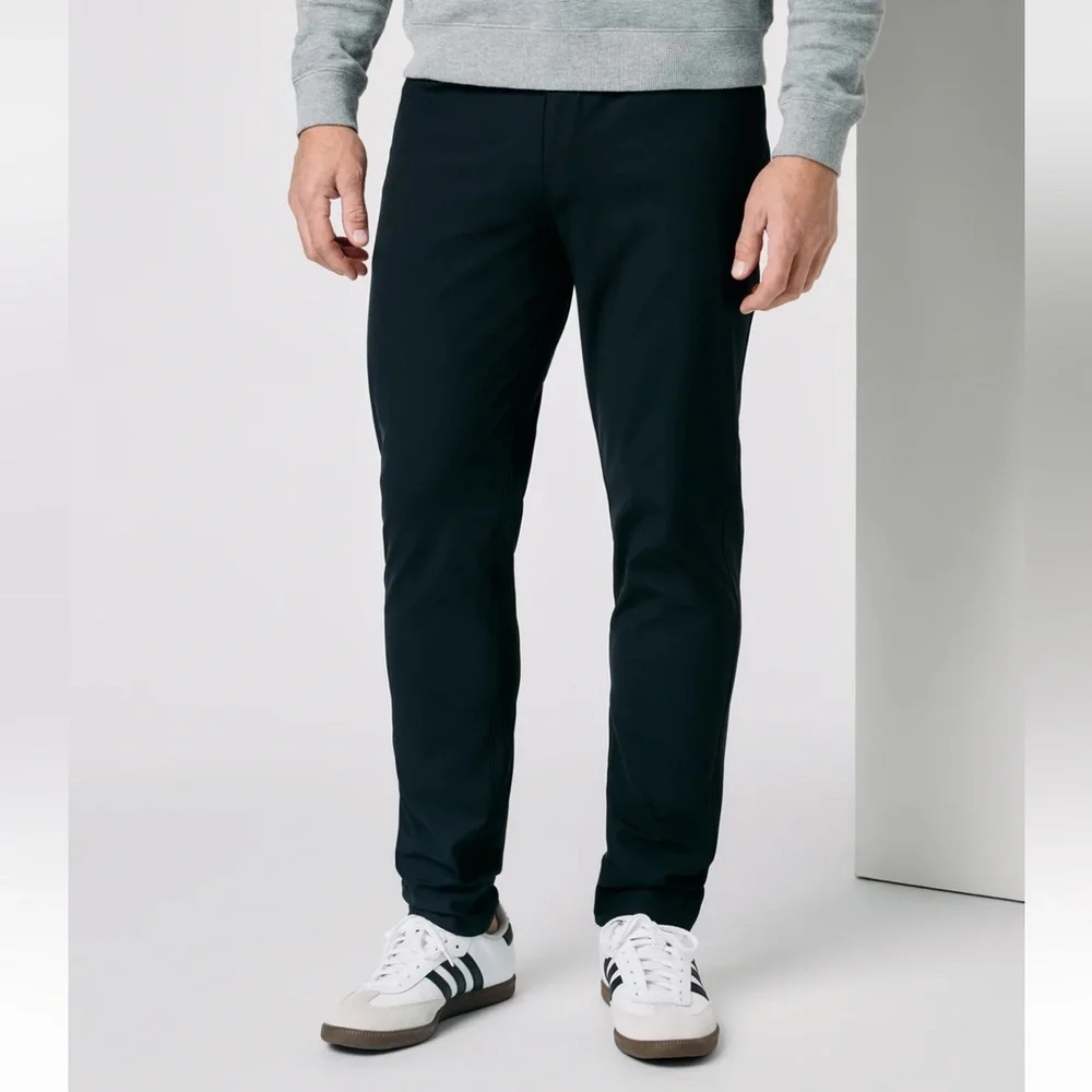 Vuori Meta Athletic Slim Pants in Black Size 28